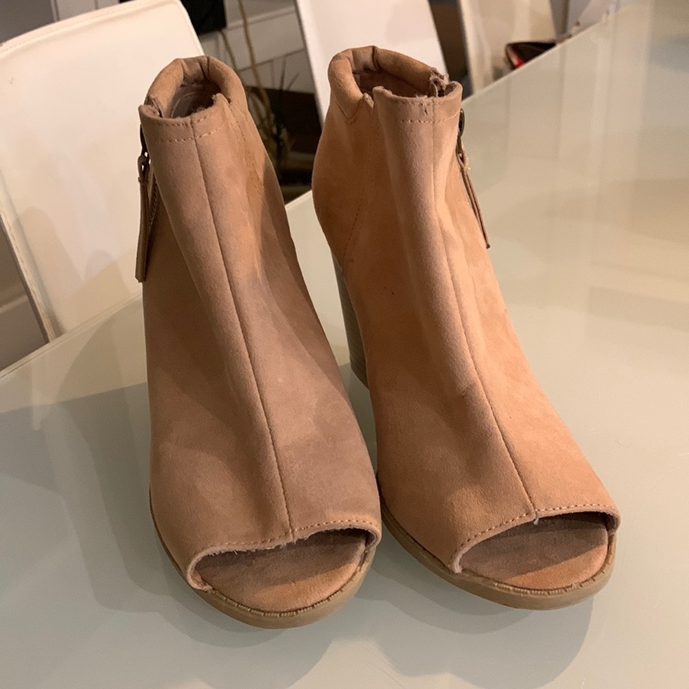 Qupid bootie - size 7